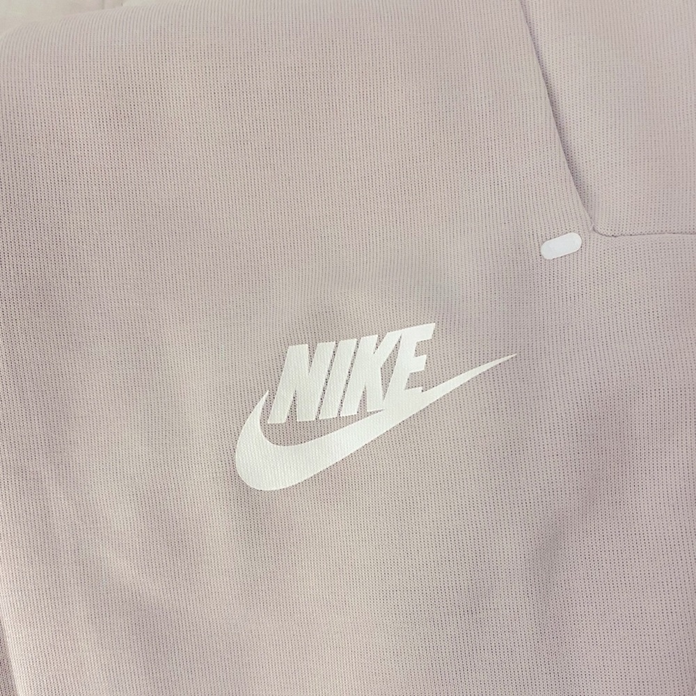 Women’s Nike Tech Sweatpants